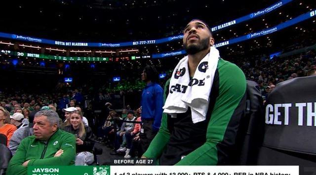 问鼎娱乐-塔图姆连续十场比赛得分超过战术调整，湖人不断突破！赛场气氛高涨的简单介绍