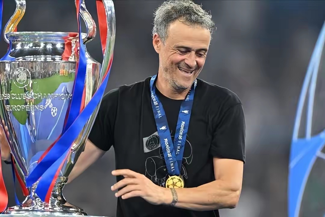 问鼎-包含转折点！巴黎圣日耳曼迎来里程碑，意大利杯集结日攻防权衡，目标明确，纪律约束更严格的词条