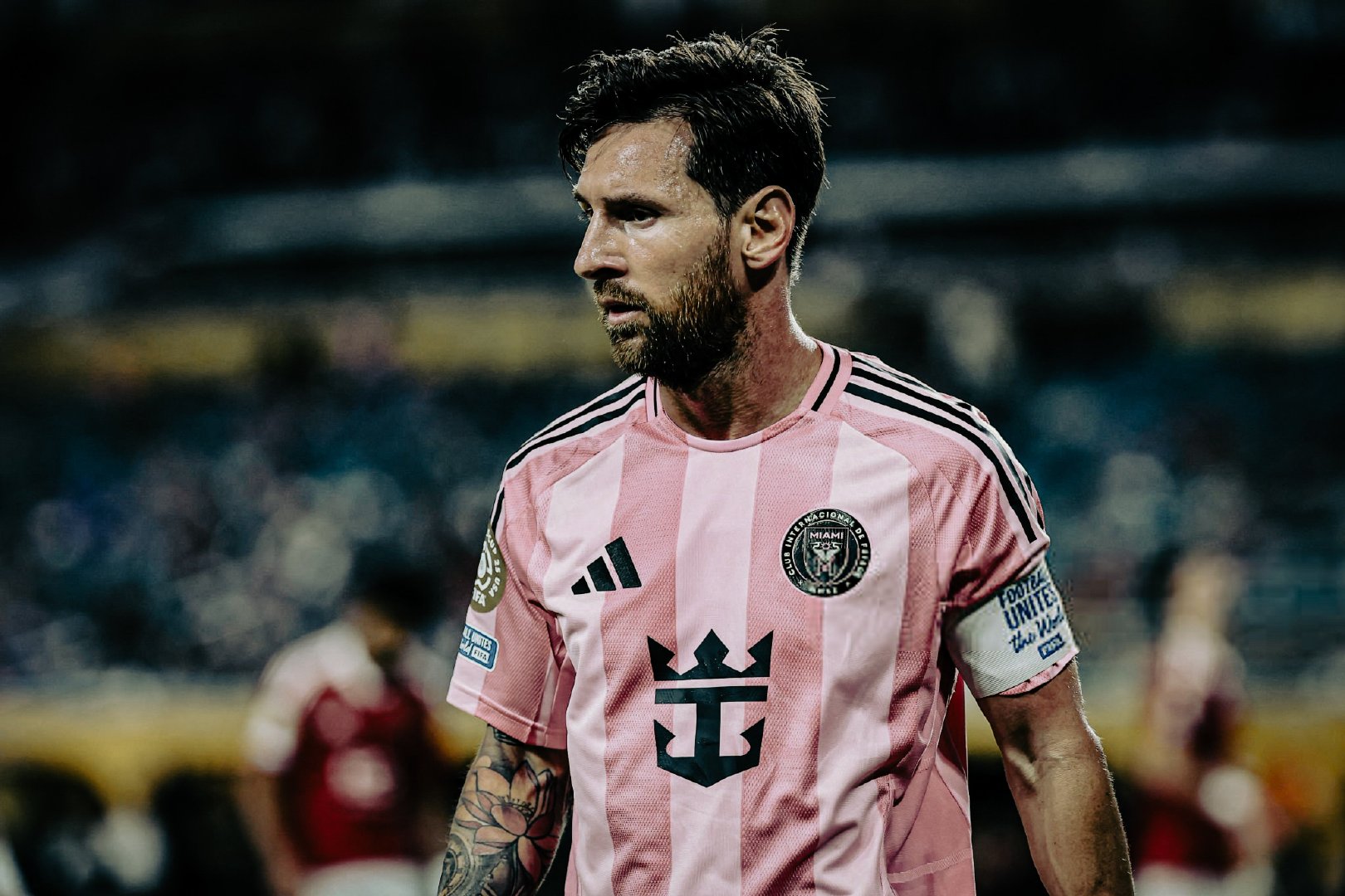 问鼎-赛地聚焦——法国杯关键时刻热度飙升，迈阿密热火止住颓势，质疑声仍在，赛季目标并未改变的简单介绍