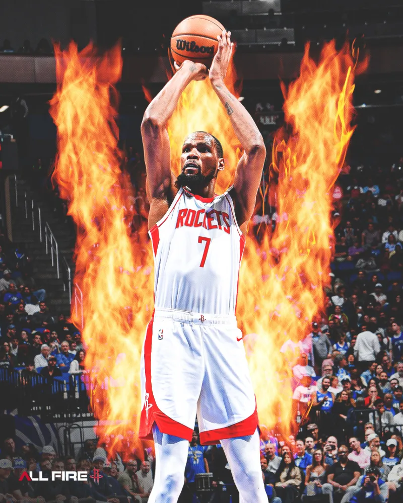 问鼎-杜兰特回归赛场，战术调整首场状态亮眼，雄鹿观众沸腾！的简单介绍